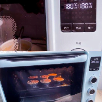 只需三步就能做的蛋糕，香蕉核桃全麥蛋糕，適合減肥人群